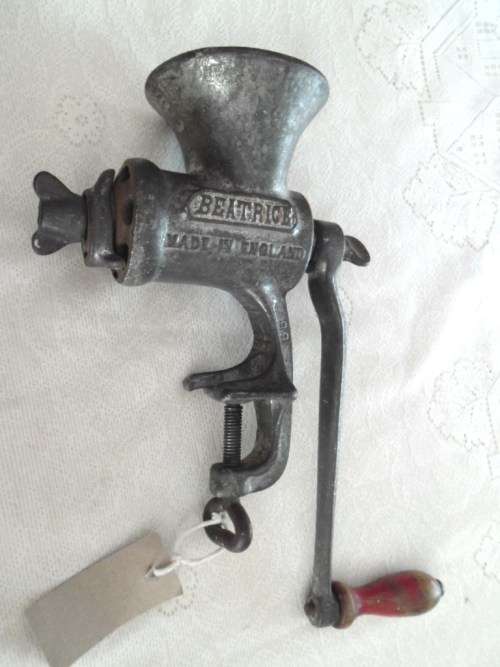 Appliances Vintage Harper Beatrice No 3181 hand meat mincer/grinder