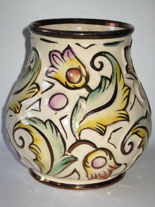 English Porcelain Rare Wade Gothic Vase Was Sold For R200 00