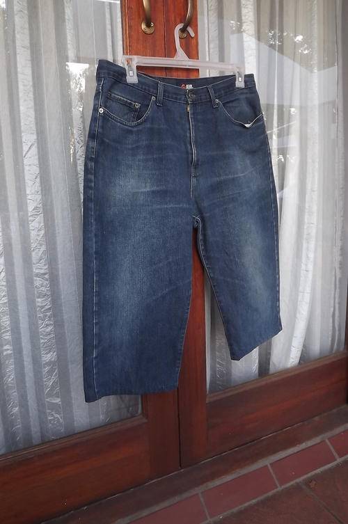 Jeans Men's blue cropped Relay jeans size 38 in 100 cotton. Good condition. was sold for R49