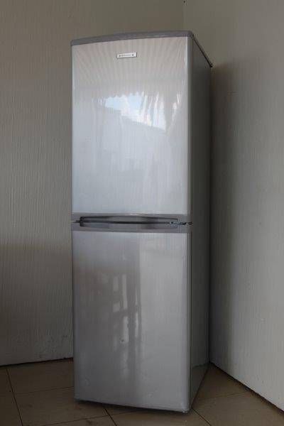 Fridges Freezers A Stunning Metallic 224lt Kelvinator Fridge Freezer Excellent Condition Huge Bargain Was Sold For R1 999 00 On 10 Oct At 18 07 By Lifespace Homeware In Johannesburg Id 116652564