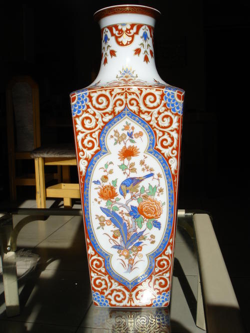 German - Stunning Germany KAISER Vase 40cm height was sold for on 24 Sep at 13:46 by Tony Yan in Johannesburg (ID:199390888)