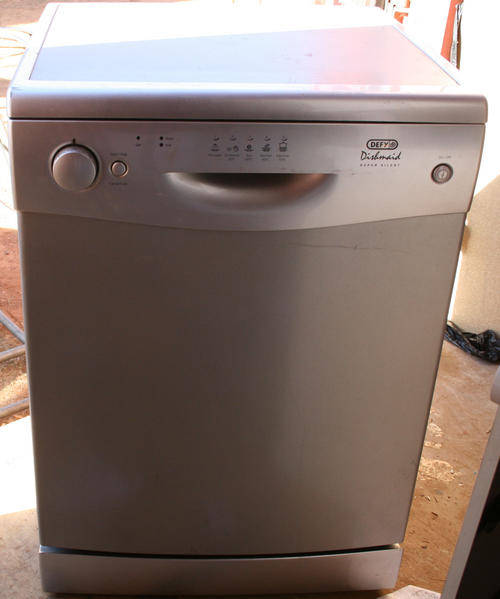 Dishwashers Defy Dishmaid "super silent" was sold for R720.00 on 22