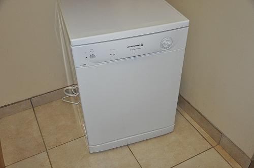 Kelvinator KD12WW Dishwasher 