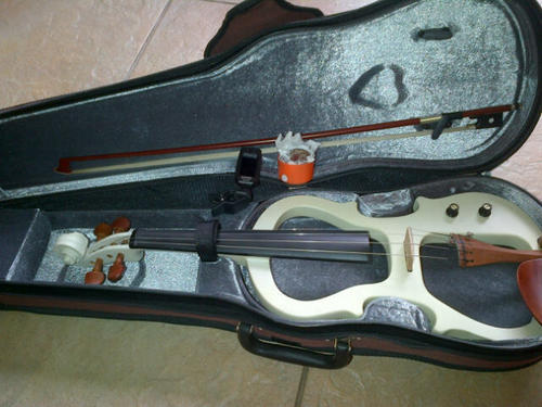 Artisan electric store violin