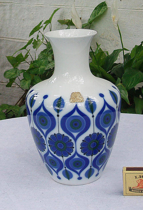 German Porcelain KAISER VASE WEST GERMANYCOLLECTABLE RETRO DESIGN