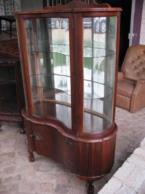 SUPERB KIDNEY SHAPED IMBUIA BALL & CLAW DISPLAY SHELVES, MIRROR BACK