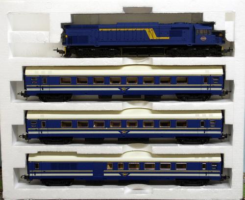 blue train set