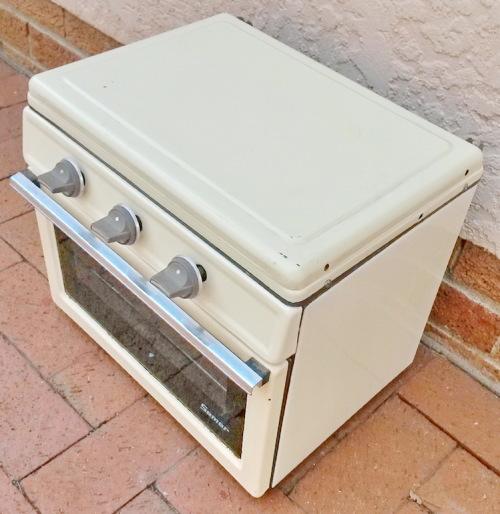 small two plate stove with oven