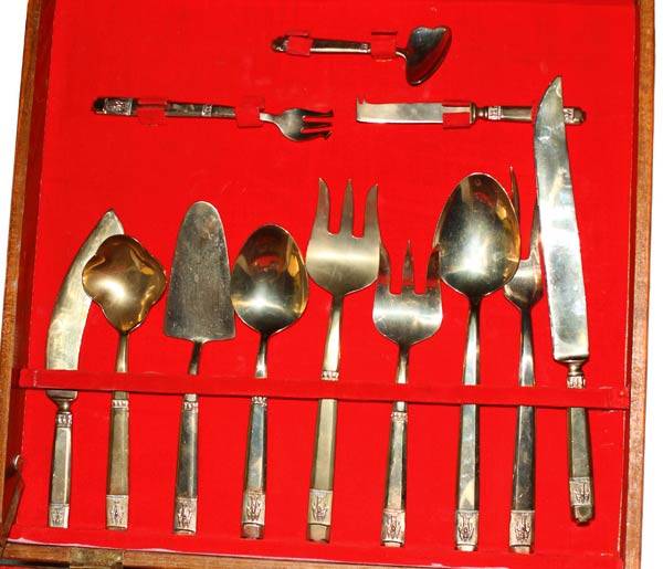 Cutlery Exceptional 12 Setting 144 piece Nickel Bronze Cutlery Set