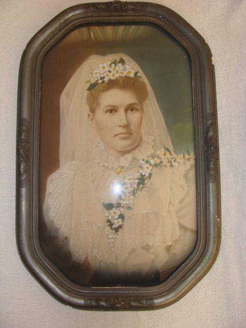 Frames & Mirrors Beautiful Detailed Antique Frame by