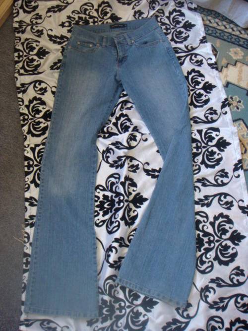 Jeans Sissy boy jeans was sold for R100.00 on 15 Jun at 1530 by