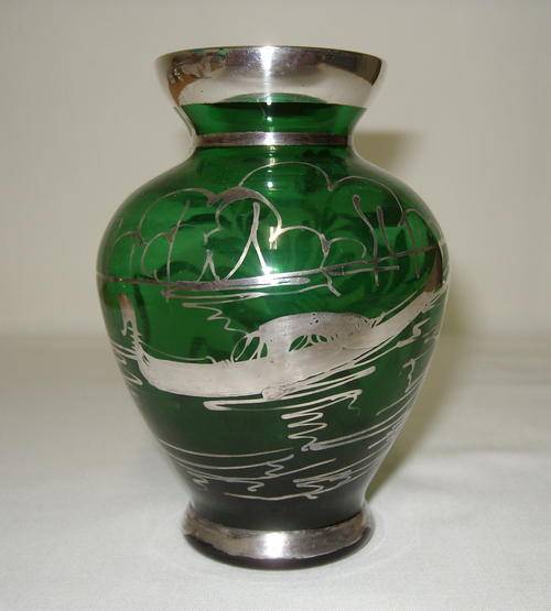 Vases VINTAGE SILVER OVERLAY GONDOLA GREEN GLASS VASE was