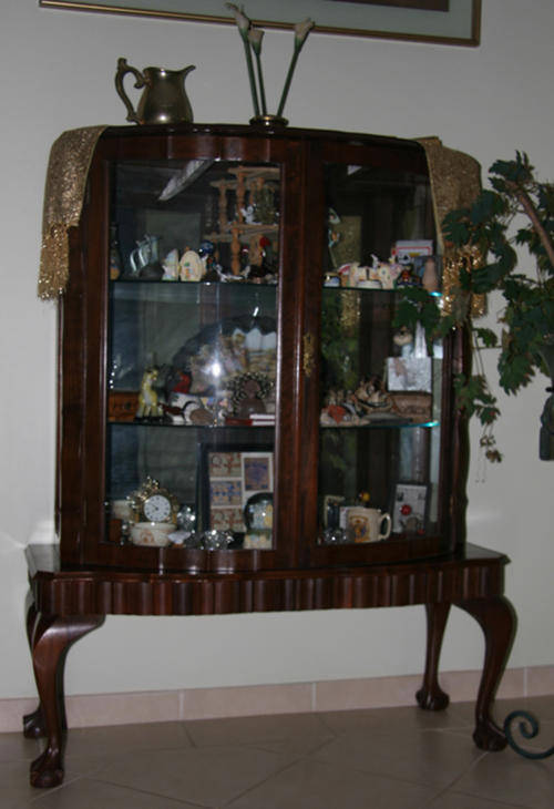 Ball and Claw Display was sold for R1,650.00 on 23