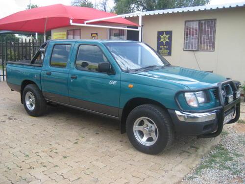 2001 nissan hardbody