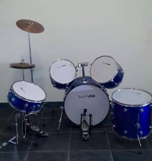 Drums & Percussion Tumda 5 piece Junior Drum kit was listed for R1