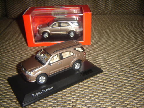 fortuner scale model