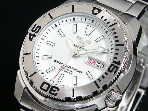 seiko 5 running fast