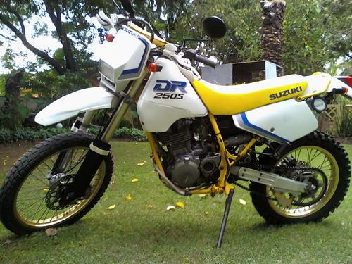 suzuki dr 250 dual sport