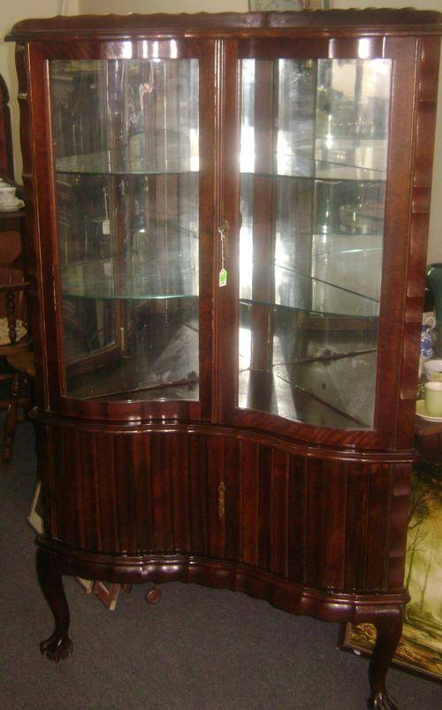 STUNNING IMBUIA BALL AND CLAW CORNER DISPLAY **R1