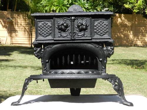 Appliances - Queen Anne 2 plate anthracite stove was sold for R2,800.00 on  7 Apr at 14:53 by Du Waal in Pretoria / Tshwane (ID:94220718)