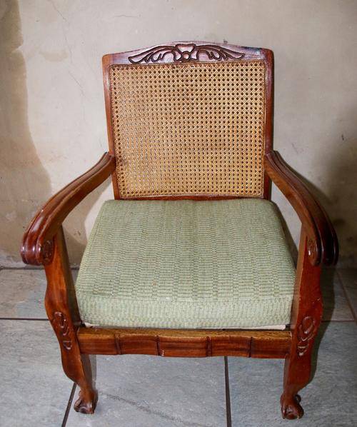 Chairs, Stools & Footstools Vintage Ball and Claw Chair was sold for R350.00 on 6 Dec at 2002