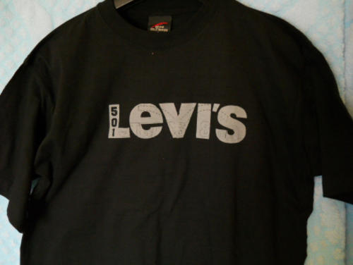 levis t shirt 501