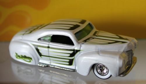 Hot Wheels Wayne S Garage Tail Dragger White Diecast Toy