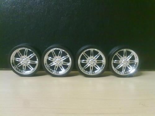 Accessories, Parts & Displays - Replacement Chrome Wheels/Rims for 1:18