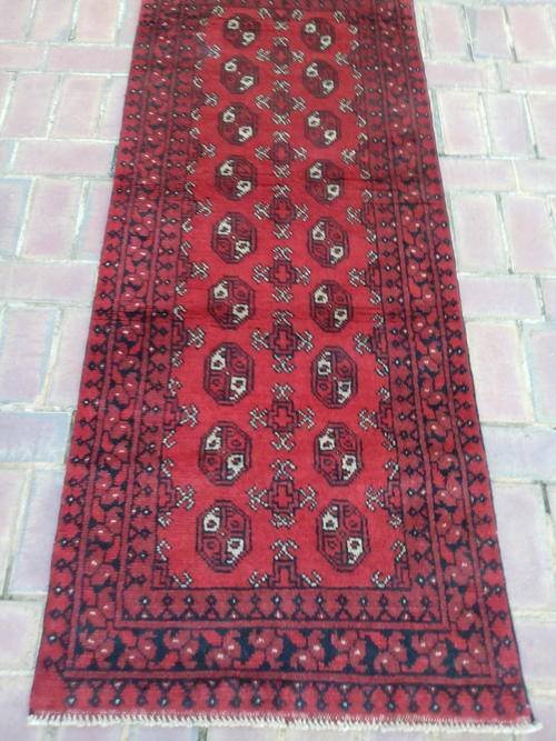 Rugs & Carpets Persian carpet was sold for R2,900.00 on 18 Oct at 11