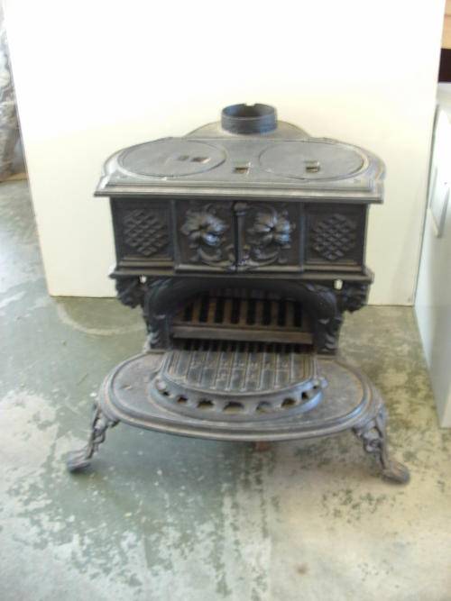 Fire Accessories Falkirk Queen Anne stove was sold for R3,150.00 on