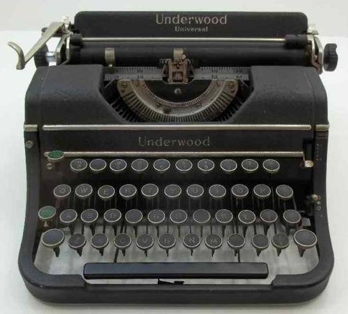 Gorgeous Underwood Universal Typewriter In Excellent Condition, Serial Numb...