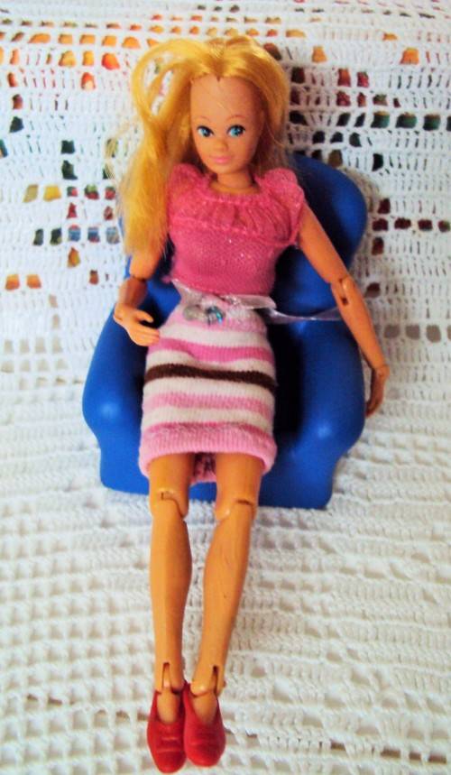 Barbie Vintage (Pre1973) Fully jointed rare Barbie type doll with