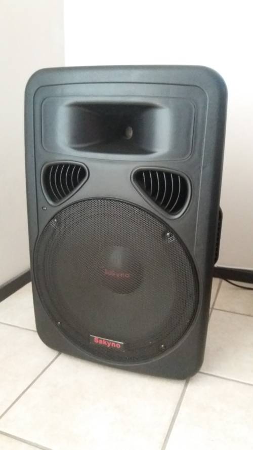 Speakers 700W SAKYNO SPEAKER BOOM BOX was listed for R1,095.00 on 11