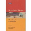 Negotiating the Past: The Making of Memory in South Africa - Coetzee, Carli & Sarah Nuttall 0.50kg