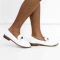 White 2.5cm flat heel moc with link trim pu luca