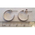 A lovely pair of sterling silver (925) ladies loop earrings for pierced ears.