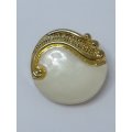 Round Shank Button (Pearl with 'Gold' Design)