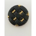 Round Shank Button Plastic (Black / 'Gold')