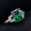 GORGEOUS 2.5ct Classic Emerald Solitaire Ring - Size 7