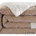 Geometric Pattern Woolen Sofa Throw/ Blanket - Queen Size