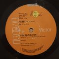 Sweet  Fox On The Run  - Vinyl 7" Record - Very-Good- Quality (VG-)