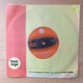 B.J. Thomas  Raindrops Keep Fallin' On My Head - Vinyl 7" Record - Very-Good+ Quality (VG+) (v...