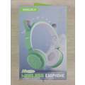 Kiddies Green and White Wireless LED Headphones