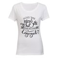 Does this Ring make me look Engaged? - Ladies - T-Shirt
