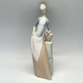Nao Lladro Daisa Girl With Butterfly