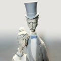 Lladro Figurine Edwardian Couple With Top Hat and Umbrella 130