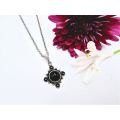 Nordic flower Necklace Black Onyx