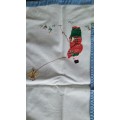 Chinoserie Table Runner with 8 Placemats & Serviettes