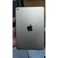 iPad Mini 4 128GB WiFi only Gold (cracked Touch){Pre owned}
