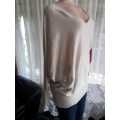 Ladies 2 colour V Neck Sweater  - Like New  - L/G - looks to be XL